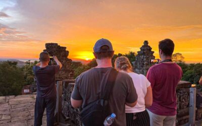 Angkor Wat Temple Experience with Sunset